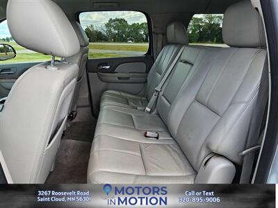 2011 Chevrolet Suburban LT  4WD   - Photo 16 - Saint Cloud, MN 56301