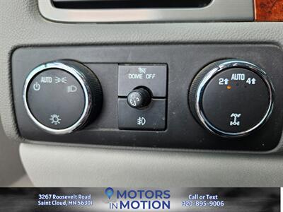 2011 Chevrolet Suburban LT  4WD   - Photo 14 - Saint Cloud, MN 56301