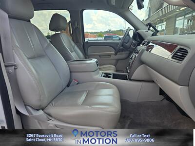 2011 Chevrolet Suburban LT  4WD   - Photo 15 - Saint Cloud, MN 56301