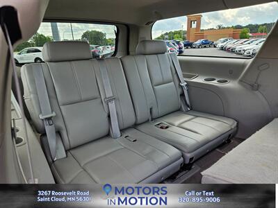 2011 Chevrolet Suburban LT  4WD   - Photo 18 - Saint Cloud, MN 56301