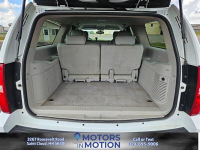 2011 Chevrolet Suburban LT  4WD   - Photo 19 - Saint Cloud, MN 56301