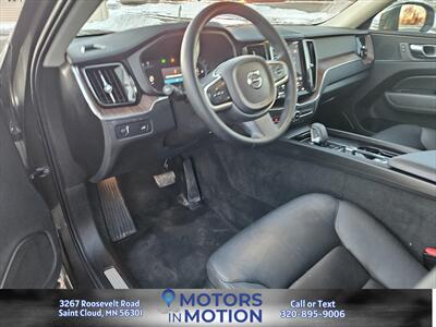 2022 Volvo XC60 B5 Momentum AWD w/Sunroof   - Photo 9 - Saint Cloud, MN 56301