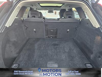 2022 Volvo XC60 B5 Momentum AWD w/Sunroof   - Photo 17 - Saint Cloud, MN 56301
