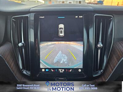2022 Volvo XC60 B5 Momentum AWD w/Sunroof   - Photo 11 - Saint Cloud, MN 56301