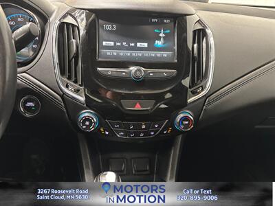 2017 Chevrolet Cruze Premier Auto   - Photo 12 - Saint Cloud, MN 56301