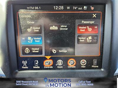 2015 RAM 1500 Laramie Limited 4x4 w/Sunroof   - Photo 13 - Saint Cloud, MN 56301