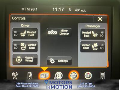 2015 RAM 1500 Laramie Limited 4x4 w/Sunroof - Photo 15 - Saint Cloud, MN 56301