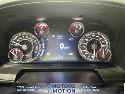 2015 RAM 1500 Laramie Limited 4x4 w/Sunroof - Photo 10 - Saint Cloud, MN 56301