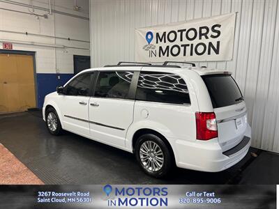 2016 Chrysler Town and Country Touring-L w/DVD   - Photo 8 - Saint Cloud, MN 56301