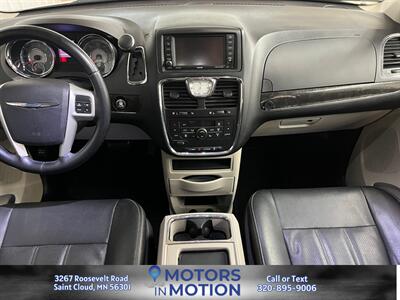 2016 Chrysler Town and Country Touring-L w/DVD   - Photo 12 - Saint Cloud, MN 56301