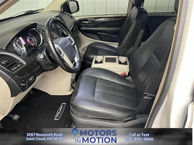 2016 Chrysler Town and Country Touring-L w/DVD   - Photo 9 - Saint Cloud, MN 56301