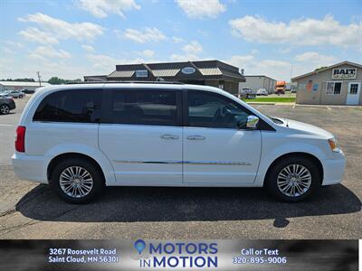 2016 Chrysler Town and Country Touring-L w/Sunroof and DVD   - Photo 5 - Saint Cloud, MN 56301