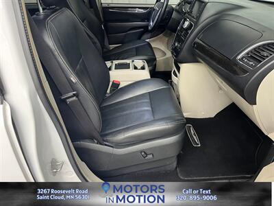 2016 Chrysler Town and Country Touring-L w/DVD   - Photo 15 - Saint Cloud, MN 56301