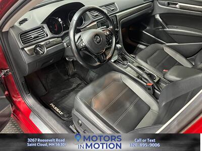2017 Volkswagen Passat 1.8T SE w/Sunroof   - Photo 9 - Saint Cloud, MN 56301