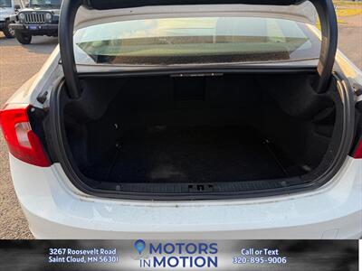 2017 Volvo S60 T5 Dynamic AWD - Photo 19 - Saint Cloud, MN 56301