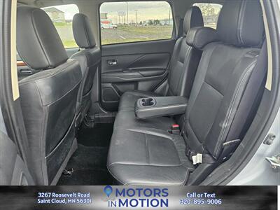 2014 Mitsubishi Outlander SE AWD w/Sunroof   - Photo 14 - Saint Cloud, MN 56301