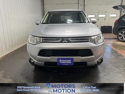 2014 Mitsubishi Outlander SE AWD w/Sunroof - Photo 8 - Saint Cloud, MN 56301