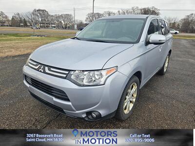 2014 Mitsubishi Outlander SE AWD w/Sunroof   - Photo 1 - Saint Cloud, MN 56301