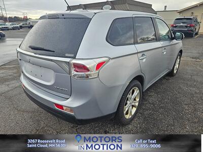 2014 Mitsubishi Outlander SE AWD w/Sunroof   - Photo 5 - Saint Cloud, MN 56301