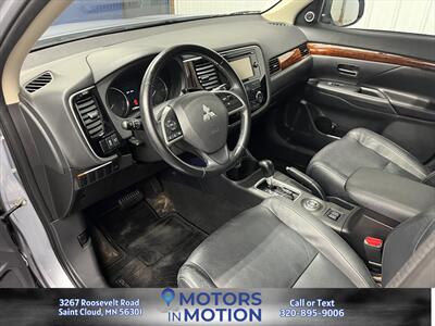 2014 Mitsubishi Outlander SE AWD w/Sunroof - Photo 9 - Saint Cloud, MN 56301