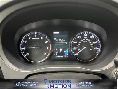 2014 Mitsubishi Outlander SE AWD w/Sunroof - Photo 12 - Saint Cloud, MN 56301