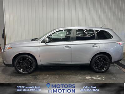2014 Mitsubishi Outlander SE AWD w/Sunroof - Photo 2 - Saint Cloud, MN 56301