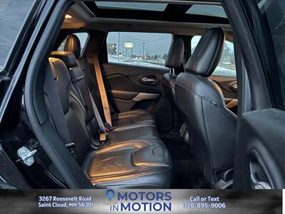 2017 Jeep Cherokee Limited 4WD w/Sunroof   - Photo 17 - Saint Cloud, MN 56301