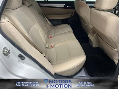 2019 Subaru Outback 2.5i Premium AWD - Photo 17 - Saint Cloud, MN 56301