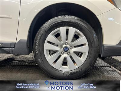 2019 Subaru Outback 2.5i Premium AWD - Photo 9 - Saint Cloud, MN 56301