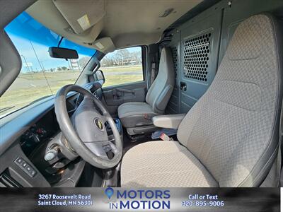 2017 Chevrolet Express 2500 6.0L   - Photo 12 - Saint Cloud, MN 56301