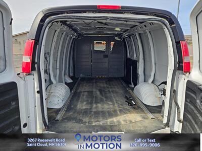2017 Chevrolet Express 2500 6.0L   - Photo 13 - Saint Cloud, MN 56301