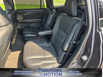 2017 Honda Pilot Elite AWD w/Panoramic Sunroof and DVD   - Photo 18 - Saint Cloud, MN 56301