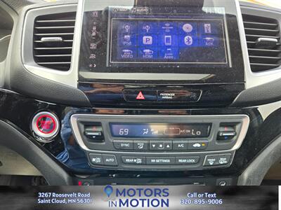 2017 Honda Pilot Elite AWD w/Panoramic Sunroof and DVD   - Photo 15 - Saint Cloud, MN 56301
