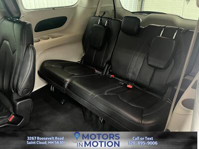 2022 Chrysler Pacifica Touring L - Photo 16 - Saint Cloud, MN 56301