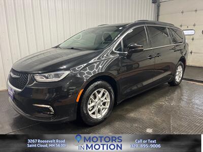 2022 Chrysler Pacifica Touring L - Photo 1 - Saint Cloud, MN 56301