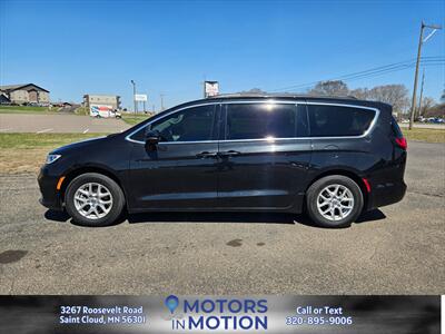 2022 Chrysler Pacifica Touring L   - Photo 2 - Saint Cloud, MN 56301