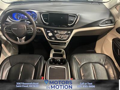 2022 Chrysler Pacifica Touring L - Photo 10 - Saint Cloud, MN 56301