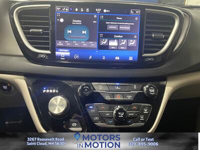 2022 Chrysler Pacifica Touring L - Photo 12 - Saint Cloud, MN 56301