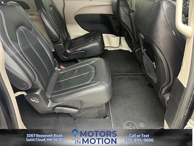 2022 Chrysler Pacifica Touring L - Photo 18 - Saint Cloud, MN 56301