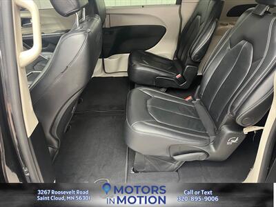 2022 Chrysler Pacifica Touring L - Photo 15 - Saint Cloud, MN 56301