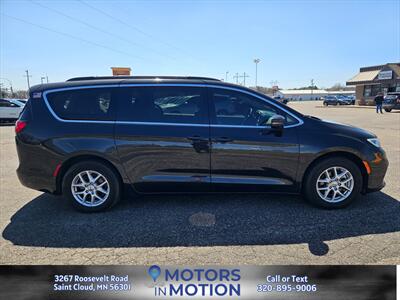 2022 Chrysler Pacifica Touring L   - Photo 6 - Saint Cloud, MN 56301