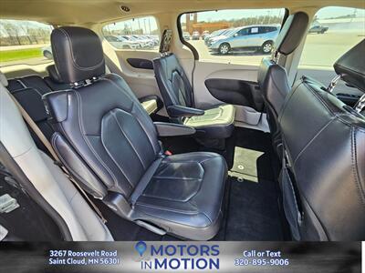 2022 Chrysler Pacifica Touring L   - Photo 18 - Saint Cloud, MN 56301