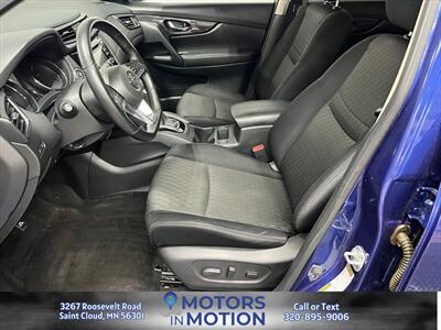 2017 Nissan Rogue SV AWD - Photo 10 - Saint Cloud, MN 56301