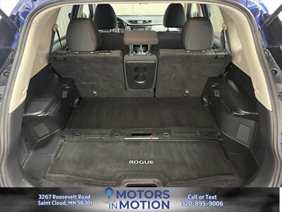 2017 Nissan Rogue SV AWD - Photo 16 - Saint Cloud, MN 56301