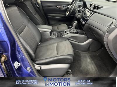 2017 Nissan Rogue SV AWD - Photo 18 - Saint Cloud, MN 56301