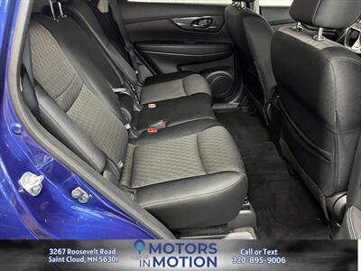 2017 Nissan Rogue SV AWD - Photo 17 - Saint Cloud, MN 56301