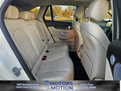 2018 Mercedes-Benz GLC GLC 300 4MATIC AWD w/Sunroof   - Photo 16 - Saint Cloud, MN 56301