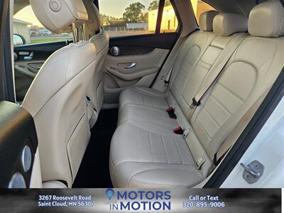 2018 Mercedes-Benz GLC GLC 300 4MATIC AWD w/Sunroof   - Photo 14 - Saint Cloud, MN 56301