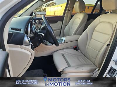2018 Mercedes-Benz GLC GLC 300 4MATIC AWD w/Sunroof   - Photo 13 - Saint Cloud, MN 56301