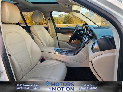 2018 Mercedes-Benz GLC GLC 300 4MATIC AWD w/Sunroof   - Photo 17 - Saint Cloud, MN 56301